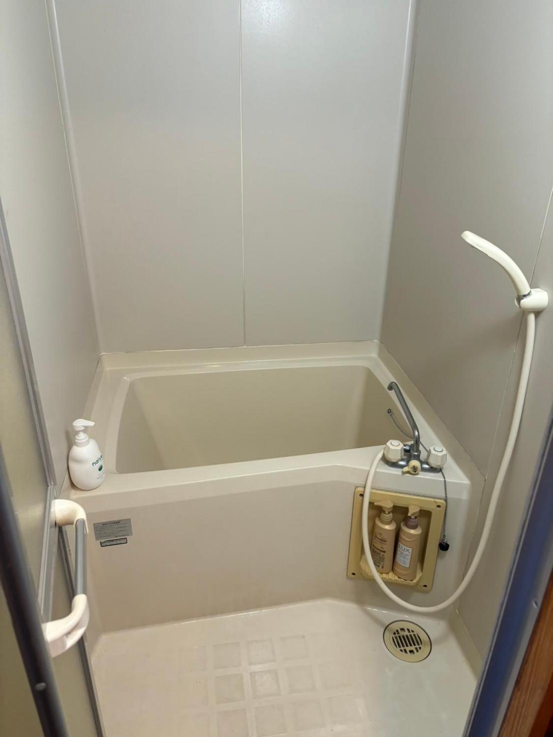 千代丸コンテナハウス Hotel Uwajima Exterior foto